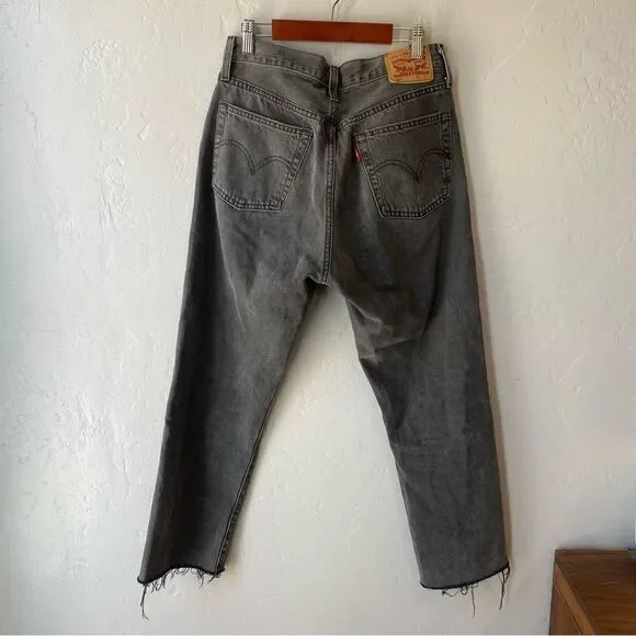 Levi’s 501 High Rise Raw Hem Straight Leg Cropped Jeans in Get Off My Cloud - Picture 5 of 15